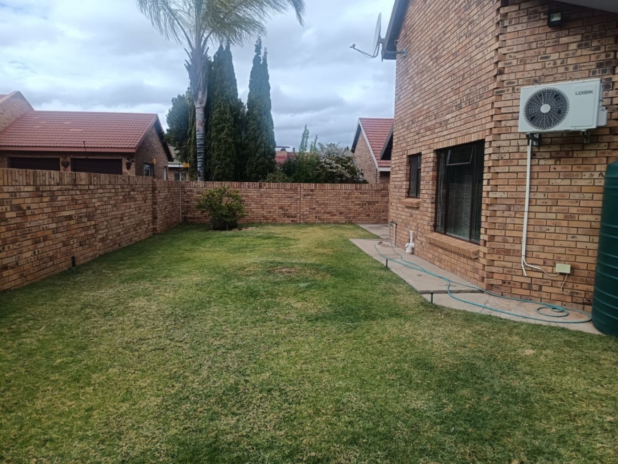 3 Bedroom Property for Sale in Hillcrest Northern Cape